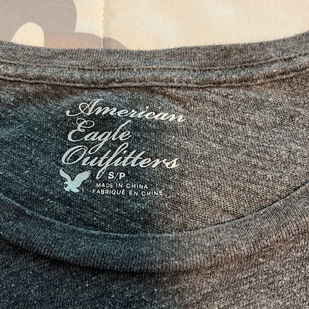 Tee ❤️ - Picture 2 of 2